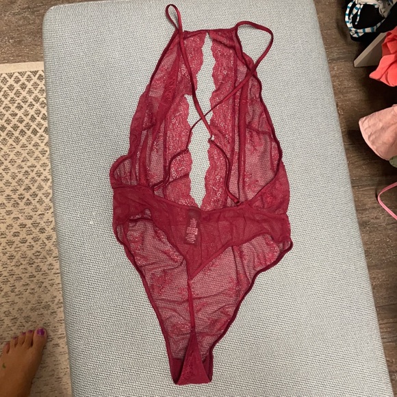 High neck Red lace bodysuit - Picture 2 of 3